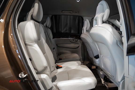 Volvo XC90 22 of 30