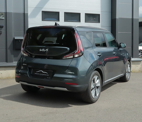 Kia e-Soul 4 of 5