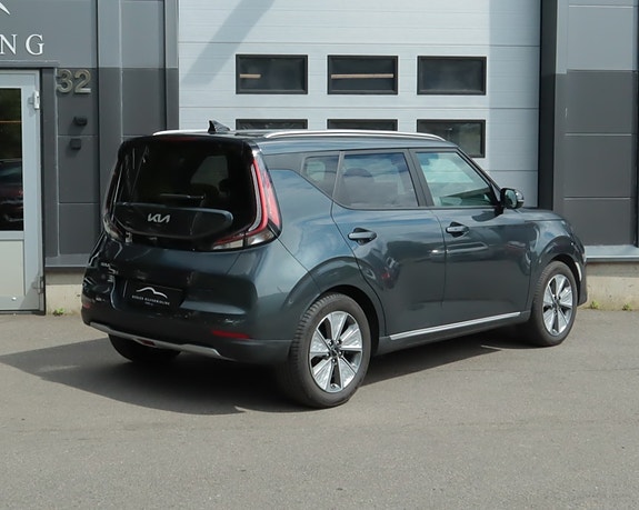 Kia e-Soul 2 of 5