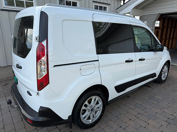Ford Transit Connect 2 of 5
