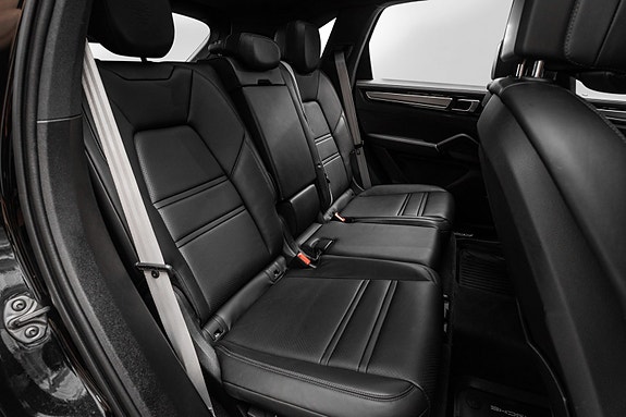 Porsche Cayenne 23 of 30
