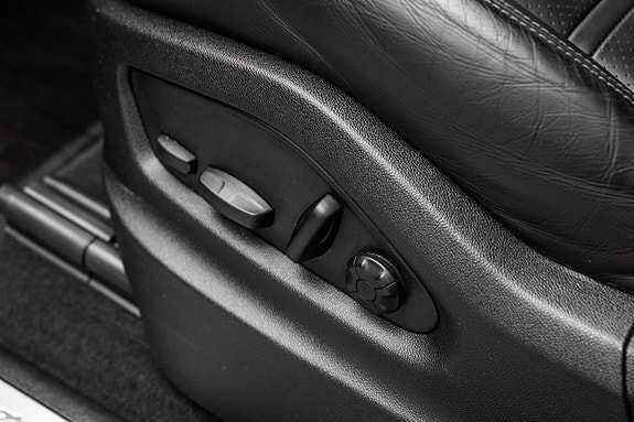 Porsche Cayenne 15 of 30