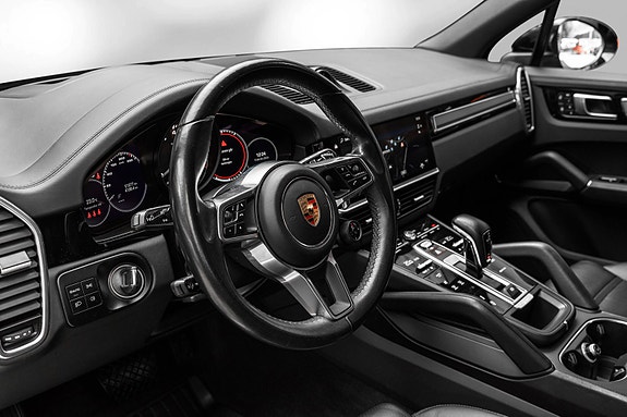 Porsche Cayenne 11 of 30