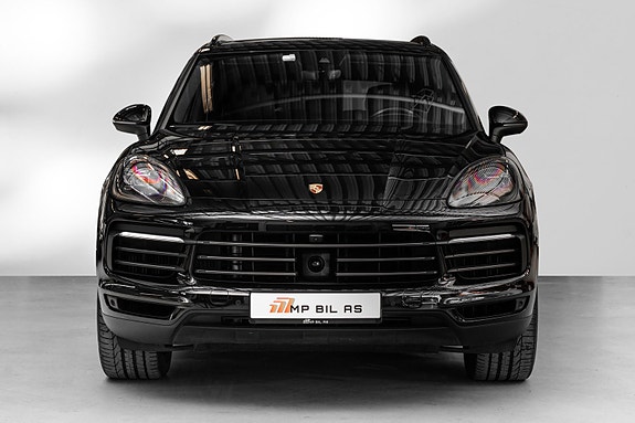 Porsche Cayenne 2 of 30