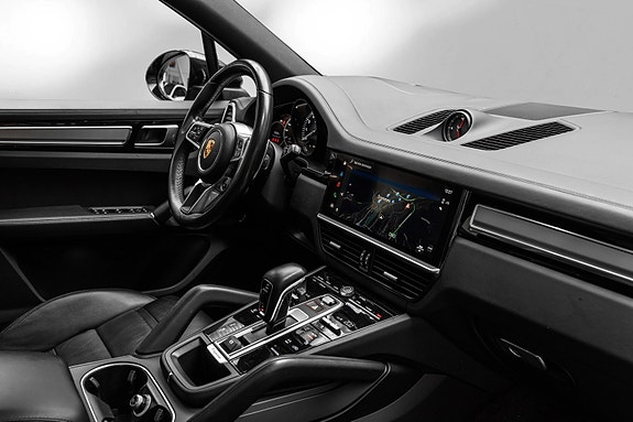 Porsche Cayenne 17 of 30