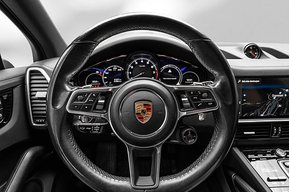 Porsche Cayenne 24 of 30