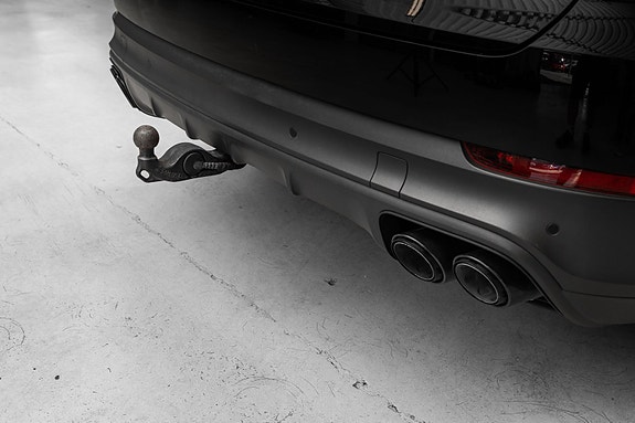 Porsche Cayenne 8 of 30