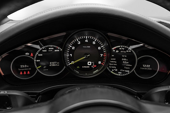 Porsche Cayenne 27 of 30