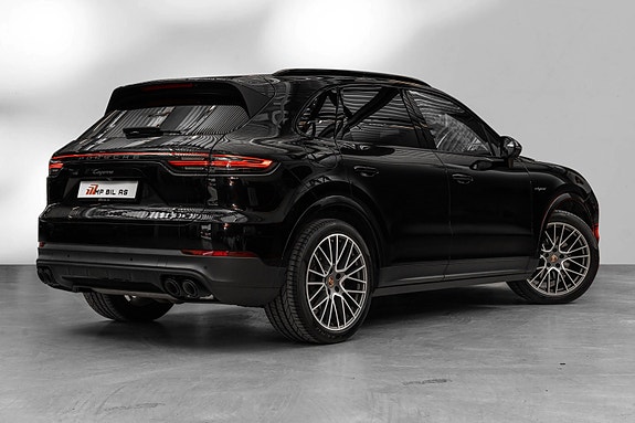 Porsche Cayenne 6 of 30
