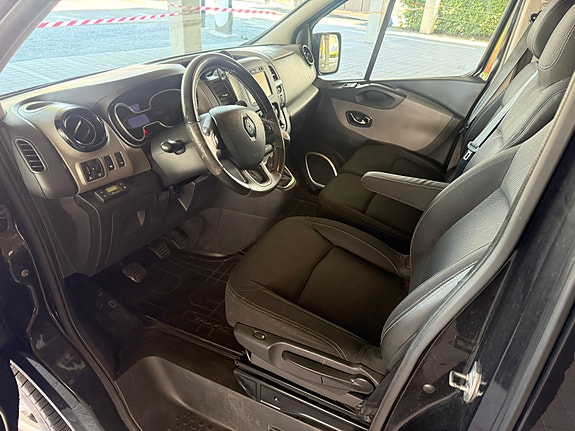 Renault Trafic 19 of 30