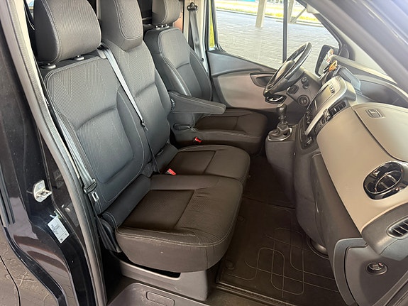 Renault Trafic 24 of 30