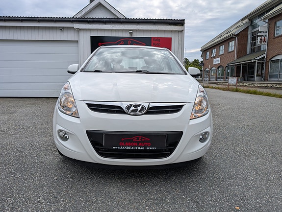 Hyundai i20 3 of 5