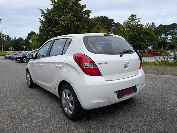 Hyundai i20 4 of 5