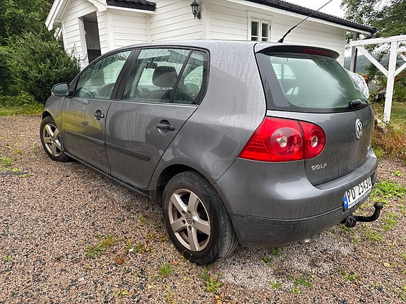 Volkswagen Golf V 3 of 5