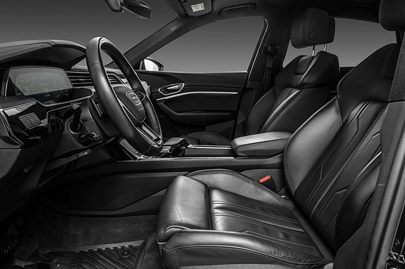 Audi e-tron Sportback 10 of 30