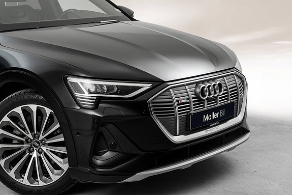 Audi e-tron Sportback 4 of 30