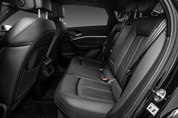 Audi e-tron Sportback 13 of 30