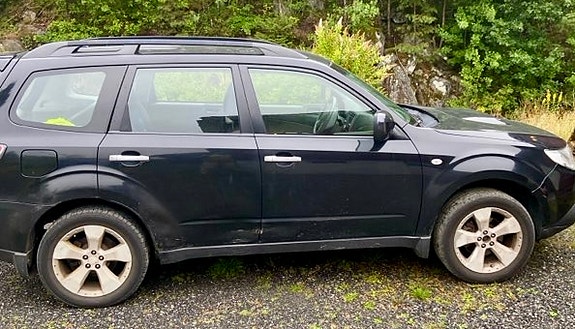Subaru Forester 2 of 8