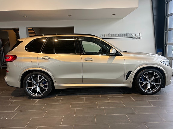 BMW X5 3 of 5