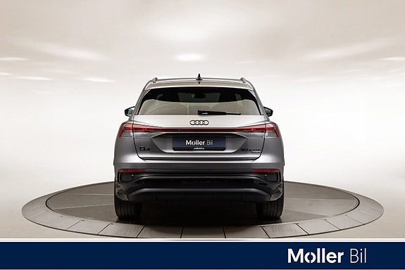 Audi Q4 e-tron 4 of 5