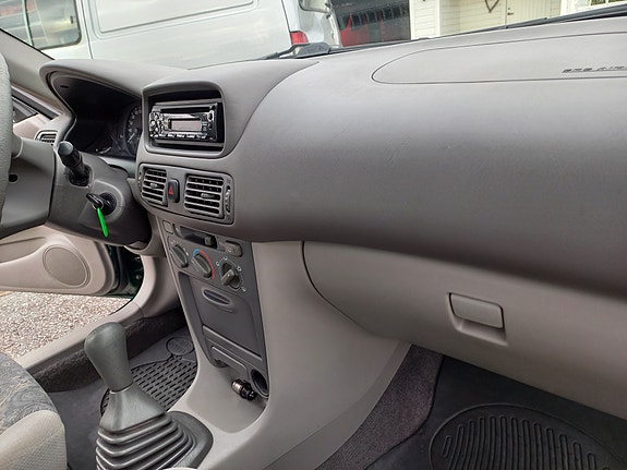 Toyota Corolla 15 of 30
