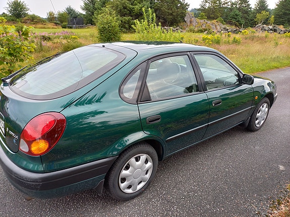 Toyota Corolla 4 of 30