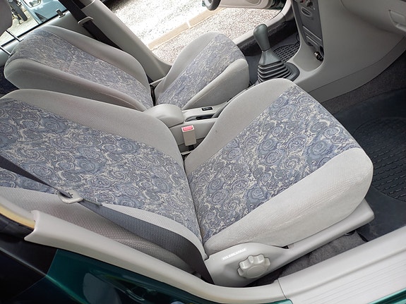 Toyota Corolla 16 of 30