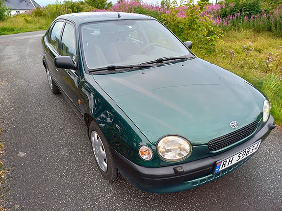 Toyota Corolla 3 of 30