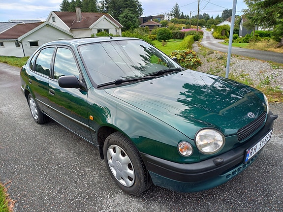 Toyota Corolla 7 of 30