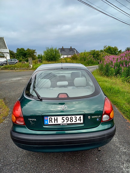 Toyota Corolla 9 of 30