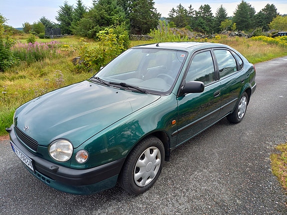 Toyota Corolla 10 of 30