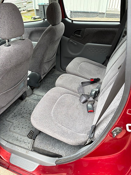 Toyota Yaris Verso 3 of 5
