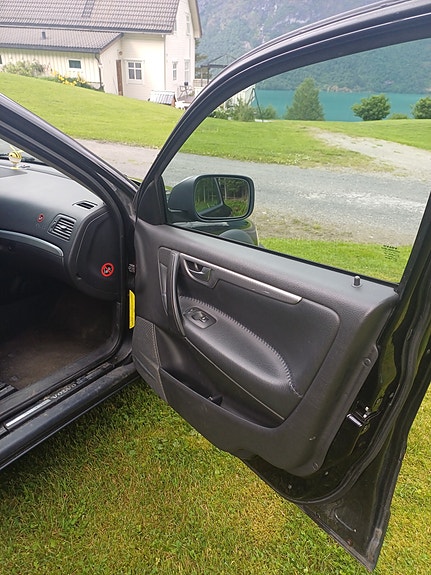 Volvo XC70 10 of 30
