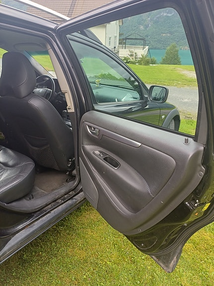 Volvo XC70 12 of 30