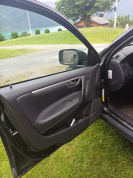 Volvo XC70 4 of 30