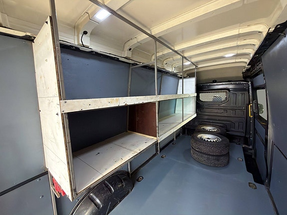 Volkswagen Crafter 13 of 30