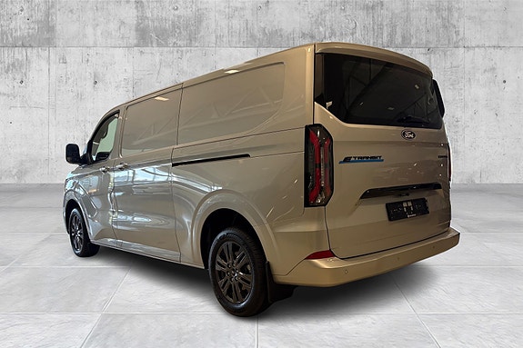 Ford Transit Custom 3 of 5