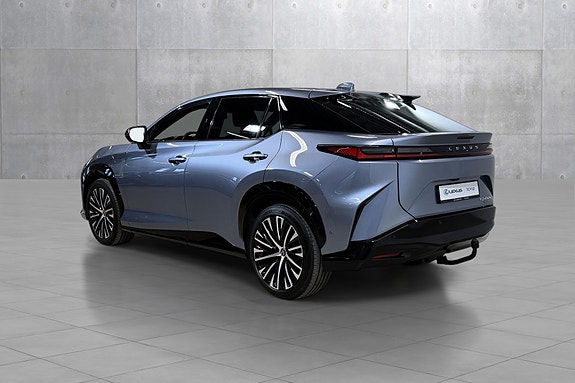 Lexus RZ450e 4 of 5
