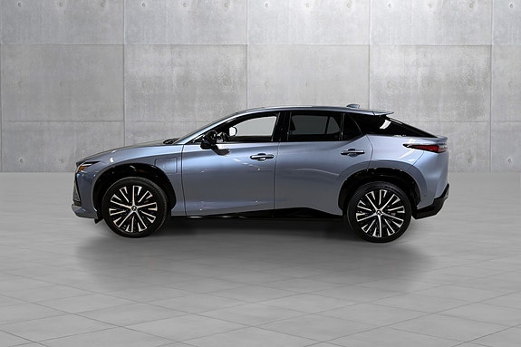 Lexus RZ450e 5 of 5
