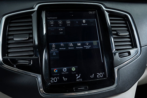Volvo XC90 16 of 30