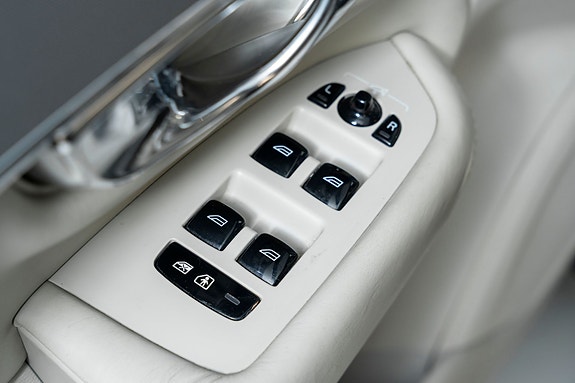 Volvo XC90 25 of 30