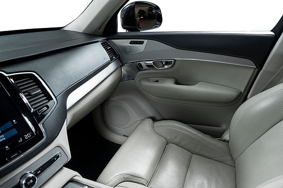 Volvo XC90 23 of 30