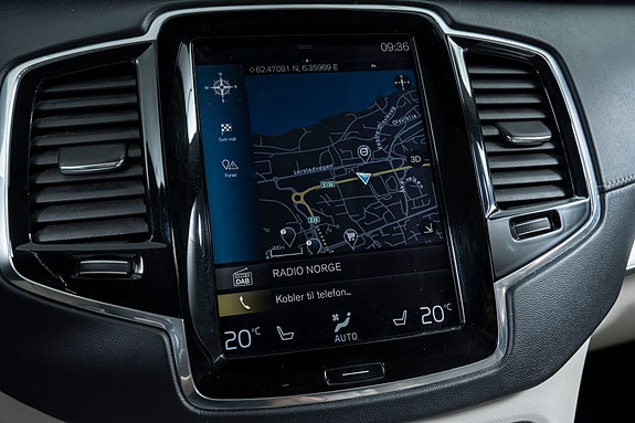 Volvo XC90 12 of 30