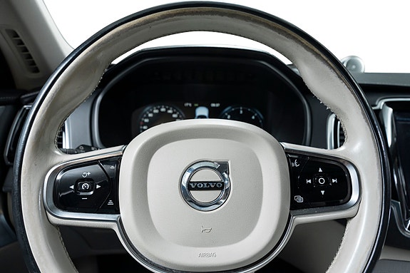 Volvo XC90 20 of 30