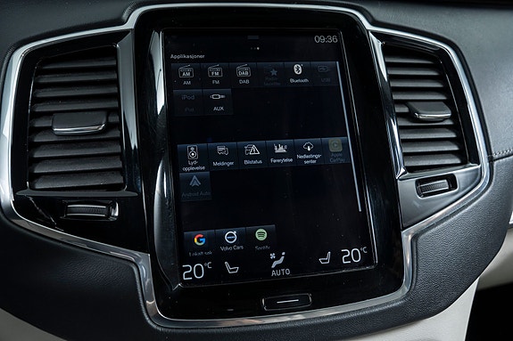 Volvo XC90 14 of 30