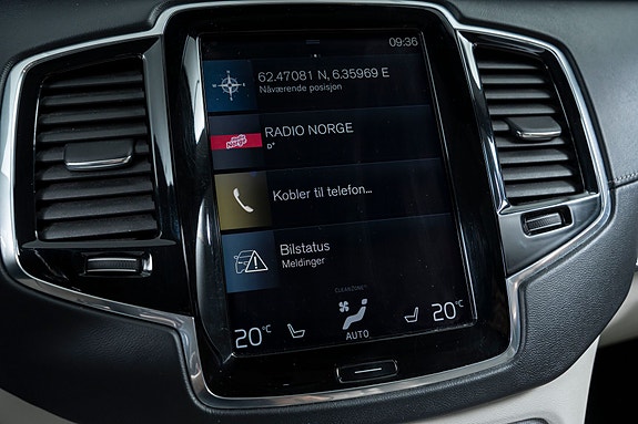 Volvo XC90 11 of 30