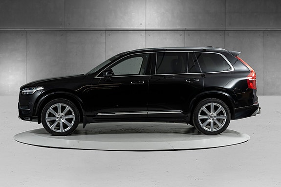 Volvo XC90 9 of 30