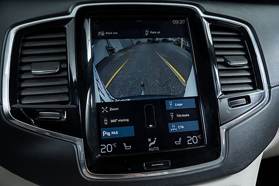 Volvo XC90 15 of 30
