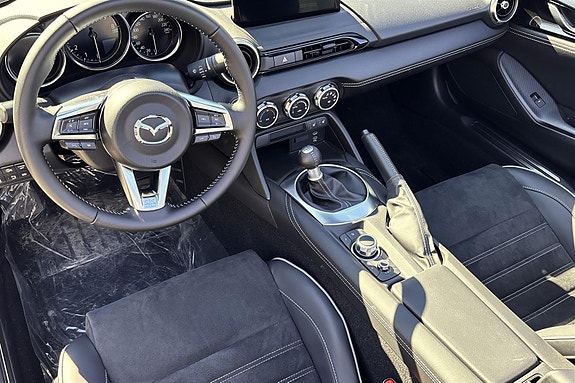 Mazda MX-5 10 of 15