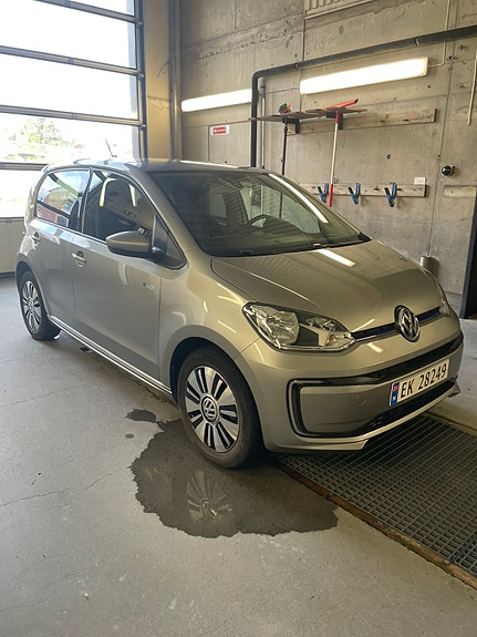 Volkswagen e-Up! 3 of 9